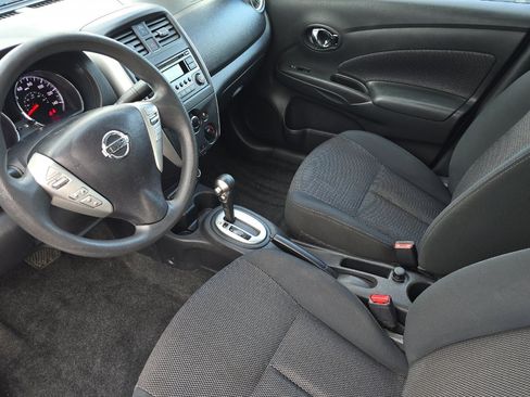 Used 2017 Nissan Versa SV image 10