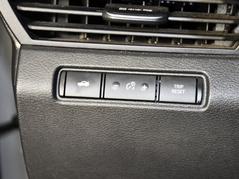 Used 2024 Nissan Altima 2.5 SV FWD image 35