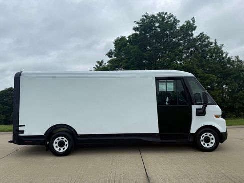 Used 2024 Chevrolet Brightdrop 600 w/ Commercial Equipment Package AWD/4WD image 2