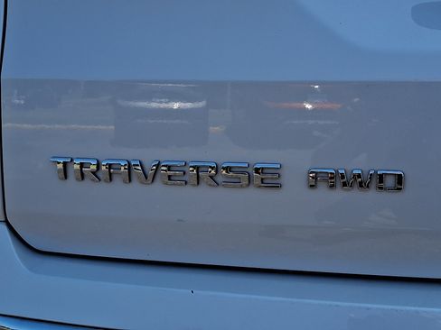 Used 2021 Chevrolet Traverse Premier AWD/4WD image 31