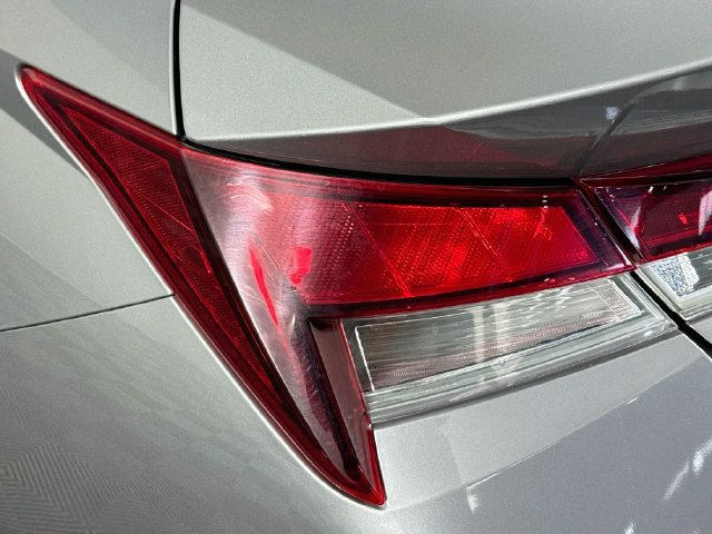 Used 2021 Hyundai Elantra SEL FWD image 33