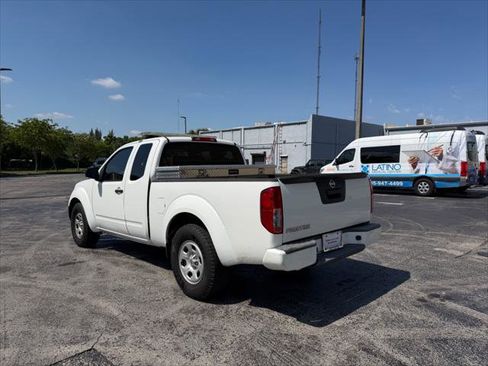 Used 2020 Nissan Frontier S RWD image 3