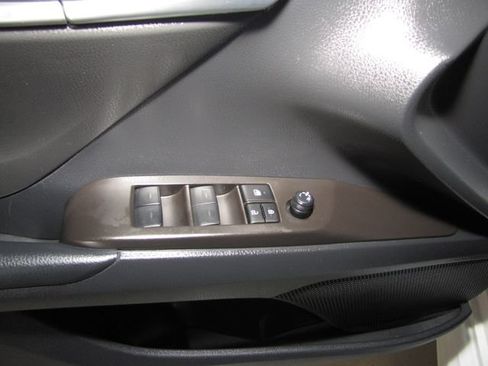Used 2024 Toyota Camry SE FWD image 11