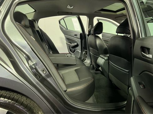 Used 2019 Nissan Altima 2.5 SR w/ SR Premium Package AWD/4WD image 28