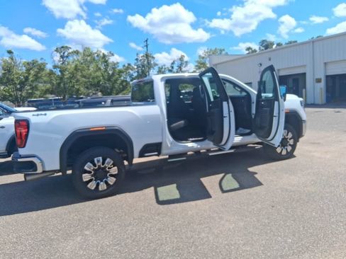 Used 2025 GMC Sierra 2500 Pro AWD/4WD image 17