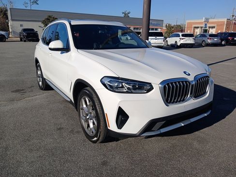Used 2023 BMW X3 xDrive30i image 3