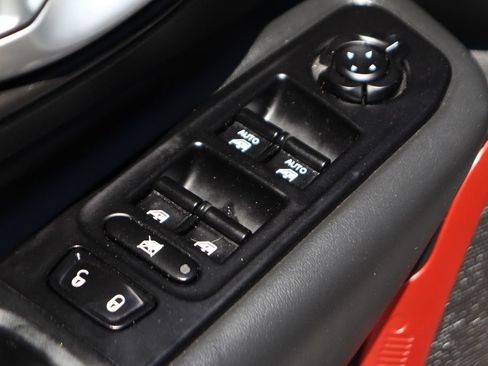 Used 2023 Jeep Renegade Trailhawk AWD/4WD image 16