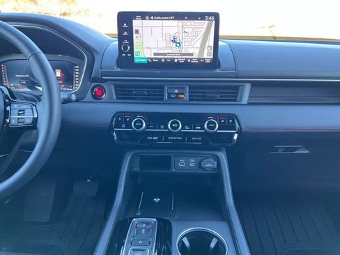 Certified 2025 Honda Pilot Black Edition image 25