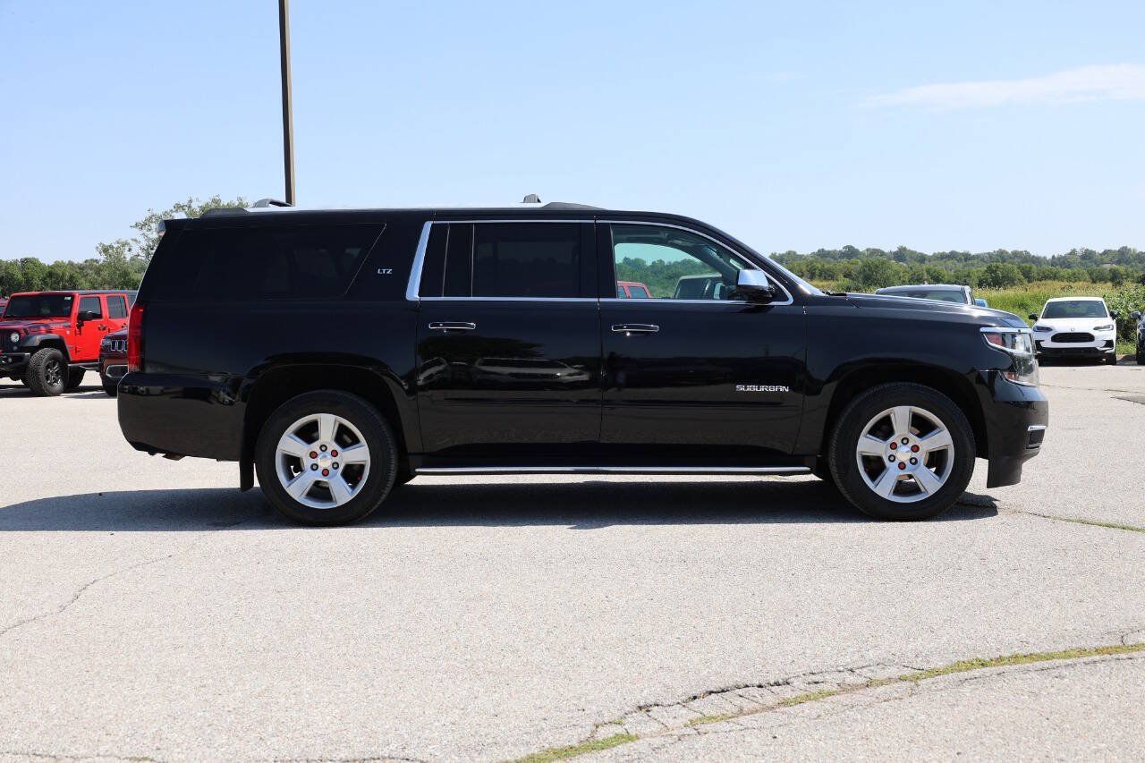 Used 2016 Chevrolet Suburban LTZ AWD/4WD image 7