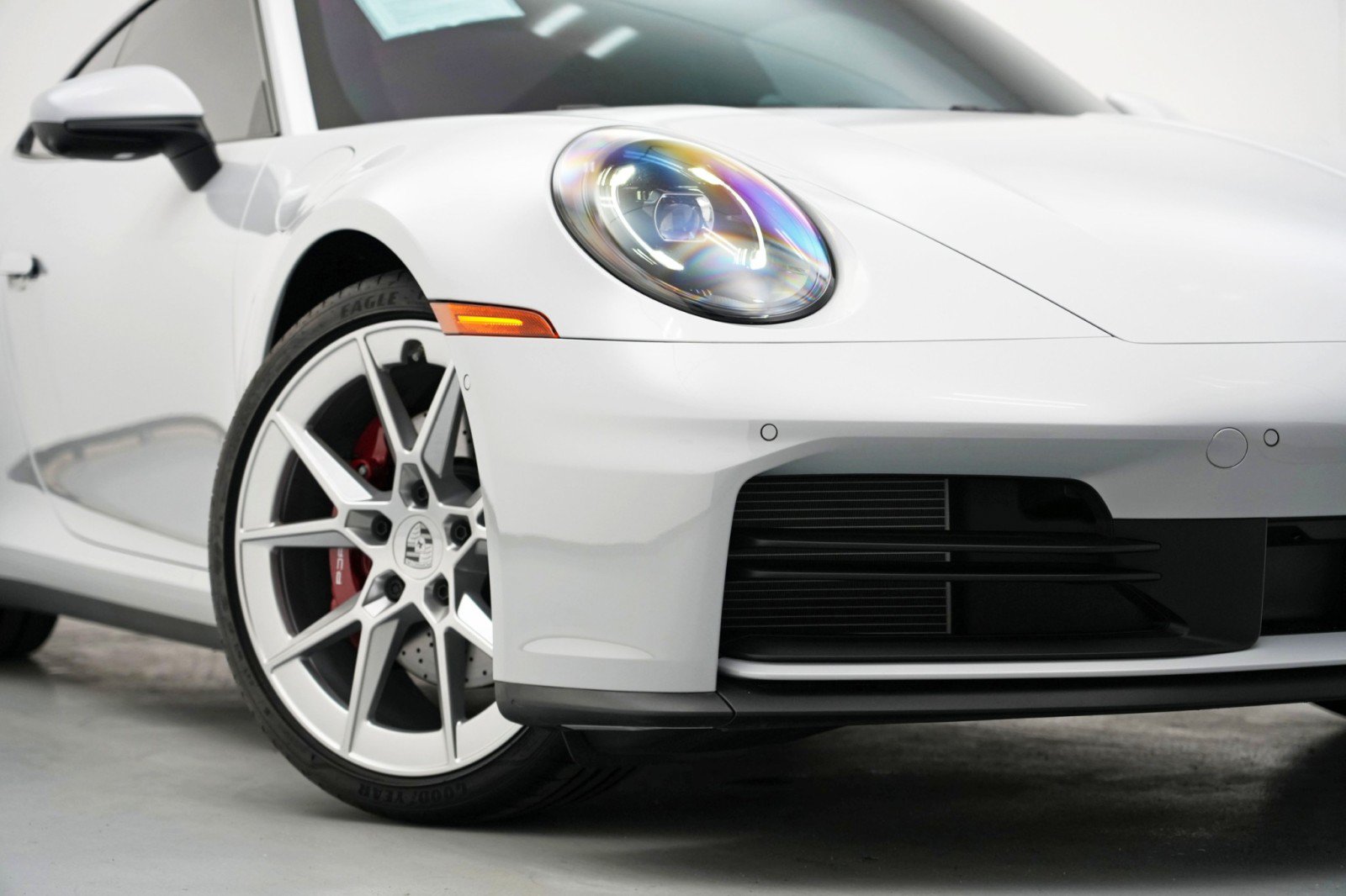 Used 2025 Porsche 911 Carrera RWD image 54