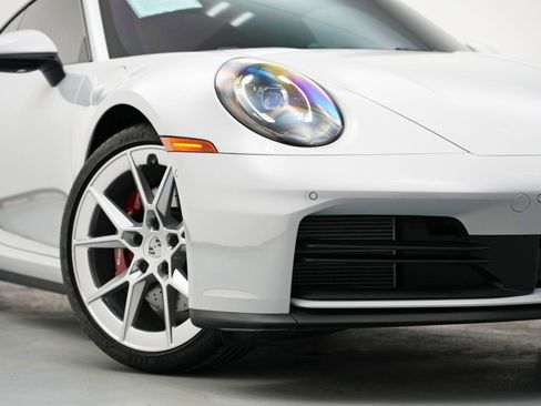Used 2025 Porsche 911 Carrera image 54