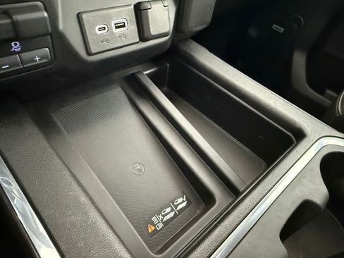 Used 2019 Chevrolet Silverado 1500 LTZ w/ LTZ Premium Package AWD/4WD image 28