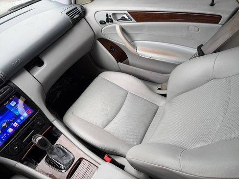 Used 2001 Mercedes-Benz C 320 Sedan image 16