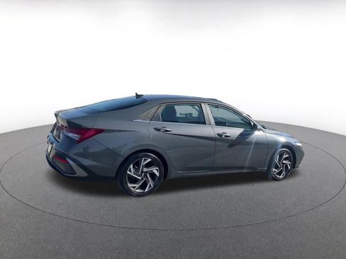 Used 2025 Hyundai Elantra SEL image 15