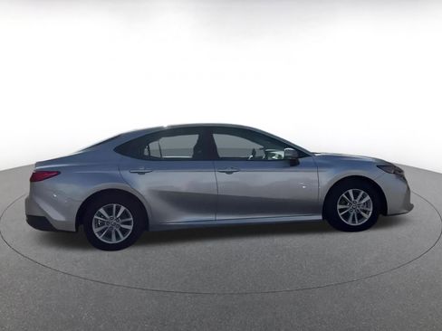 Used 2025 Toyota Camry LE image 9