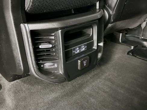 Used 2021 RAM 1500 Laramie AWD/4WD image 27