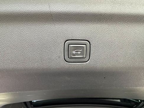 Used 2023 Chevrolet Tahoe Premier RWD image 40