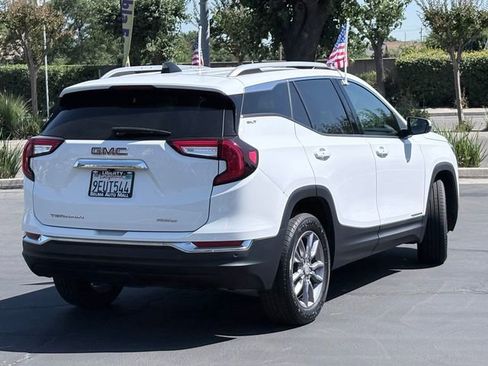 Used 2023 GMC Terrain SLT w/ Tech Package AWD/4WD image 5