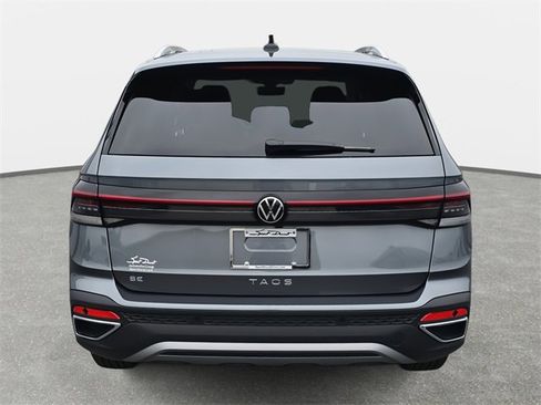 New 2025 Volkswagen Taos SE image 6