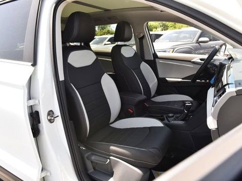 New 2026 Volkswagen Taos SEL AWD/4WD image 21