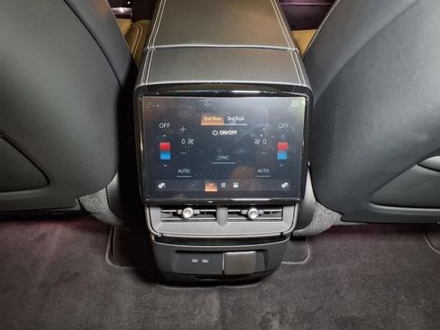 New 2027 Cadillac Vistiq Luxury AWD/4WD image 13