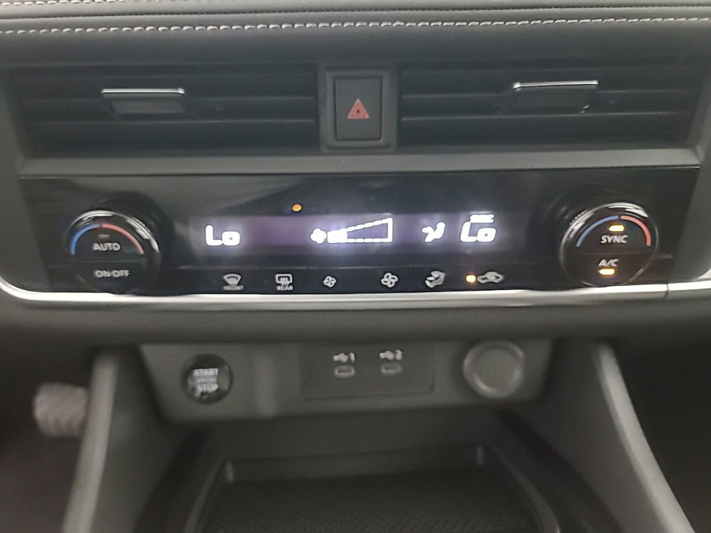 Used 2026 Nissan Rogue SV AWD/4WD image 33