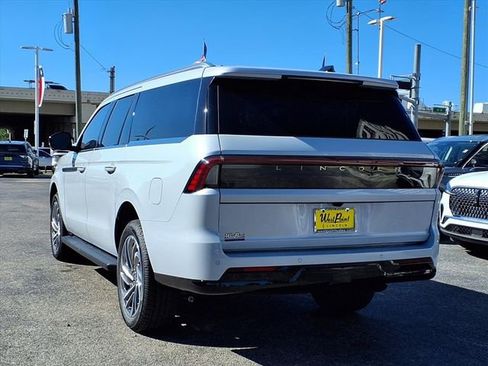 New 2026 Lincoln Navigator L Premier AWD/4WD image 6