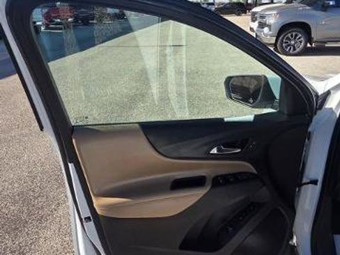 Used 2022 Chevrolet Equinox Premier image 10