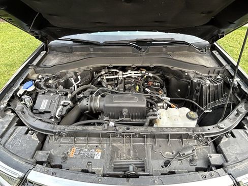 Used 2022 Ford Explorer XLT image 37