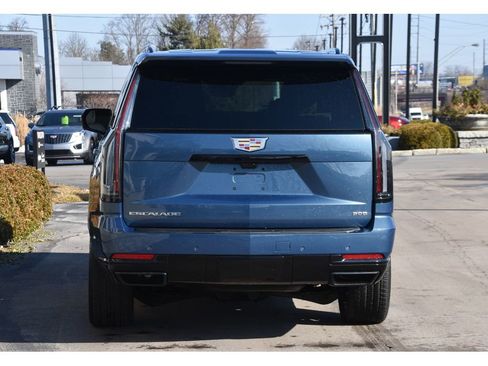 Certified 2025 Cadillac Escalade ESV Sport Platinum w/ LPO, Floor Liner Package image 5