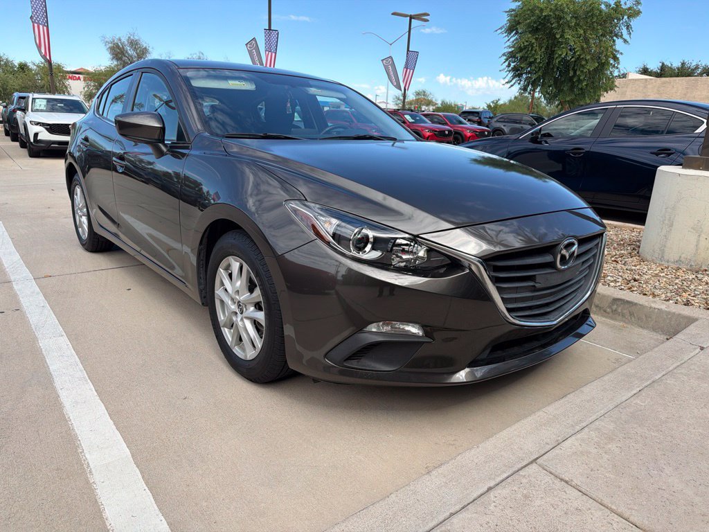 Used 2014 MAZDA MAZDA3 i Touring w/ Technology Package FWD image 2