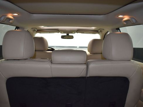 Used 2019 Nissan Pathfinder Platinum image 18