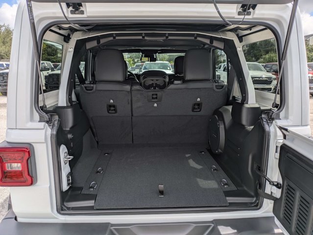 New 2027 Jeep Wrangler Unlimited Sahara AWD/4WD image 12