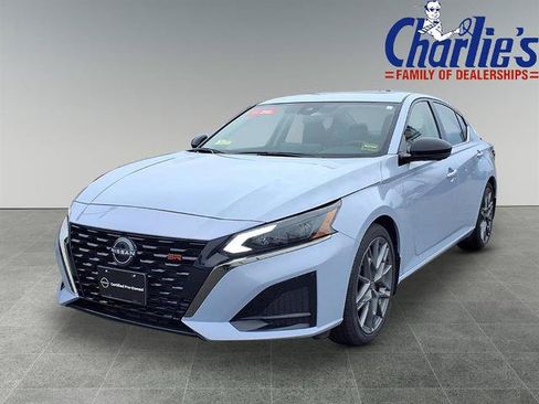 Certified 2024 Nissan Altima 2.0 SR FWD image 1