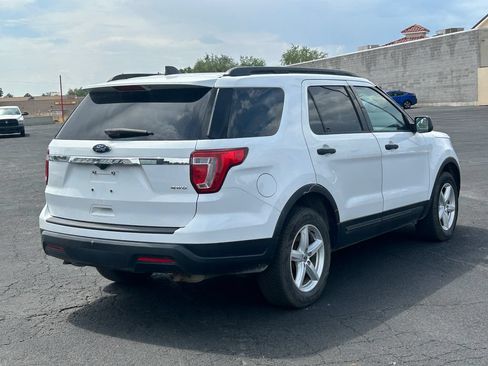 Used 2018 Ford Explorer 4WD image 3