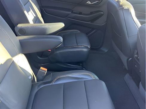 Used 2018 Chevrolet Traverse LT image 14