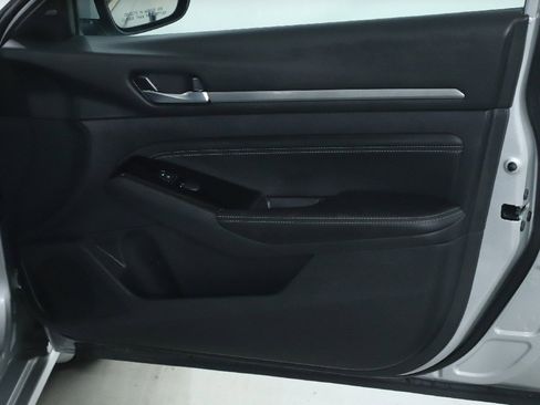 Used 2021 Nissan Altima 2.5 SV w/ SV Premium Package image 33