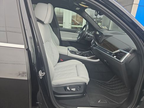 Used 2023 BMW X7 xDrive40i image 18