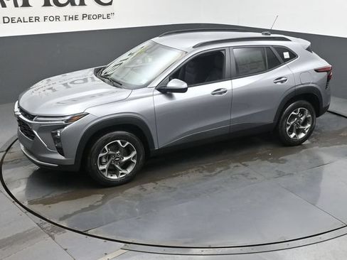 New 2026 Chevrolet Trax LT FWD image 22