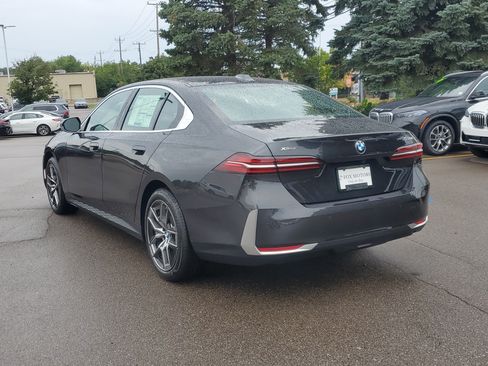 New 2027 BMW 530i xDrive w/ Premium Package AWD/4WD image 3