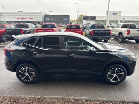 Used 2024 Chevrolet Trax RS w/ Driver Confidence Package image 5