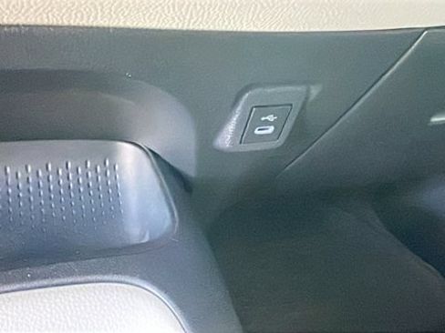 Used 2024 Toyota Corolla LE FWD image 17