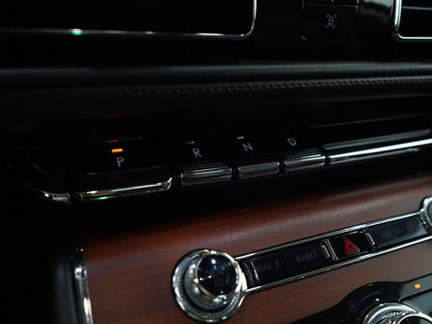 Used 2022 Lincoln Aviator Reserve w/ Class IV Trailer Tow Package AWD/4WD image 26
