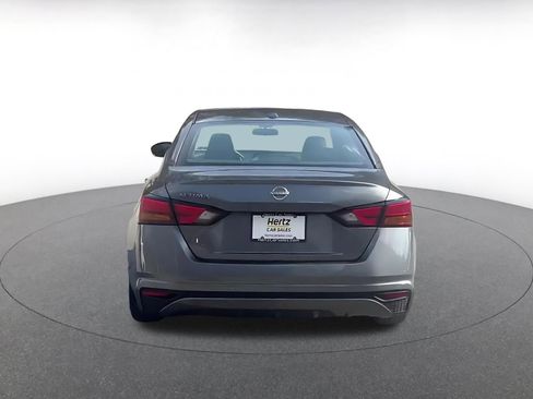 Used 2025 Nissan Altima 2.5 SV FWD image 12