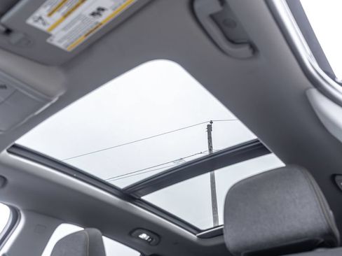 Used 2020 Chevrolet Equinox LT AWD/4WD image 16