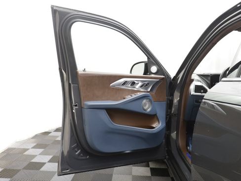 Certified 2023 BMW XM w/ M Driver's Package AWD/4WD image 5