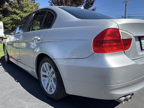 Used 2006 BMW 325i Sedan RWD image 10