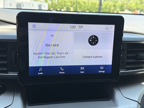 Used 2021 Ford Explorer XLT w/ Equipment Group 202A RWD image 45