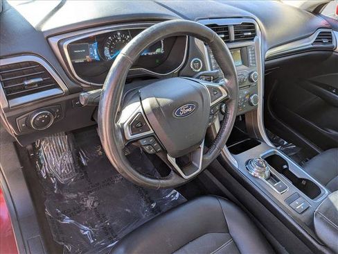 Used 2017 Ford Fusion SE w/ Equipment Group 601A image 10