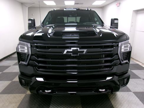 Used 2026 Chevrolet Silverado 2500 High Country w/ Midnight Edition AWD/4WD image 14